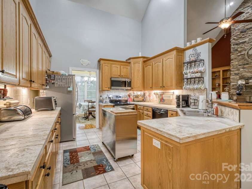 1128 Bugle Lane, Newton, NC 28658.  MLS# CAR4283923, YatesRealty ID 34846. 