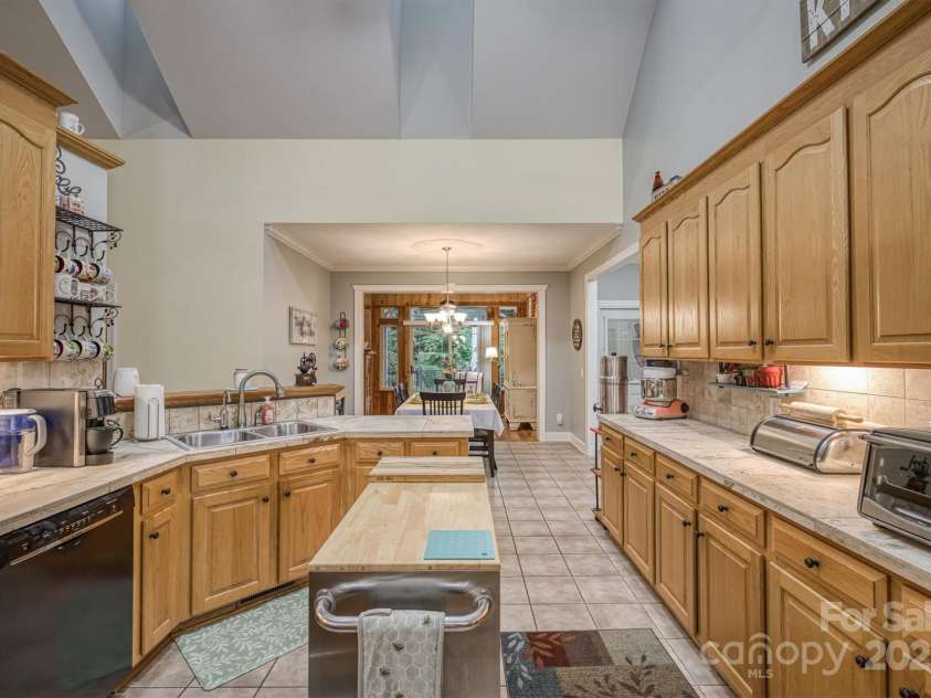 1128 Bugle Lane, Newton, NC 28658.  MLS# CAR4283923, YatesRealty ID 34846. 