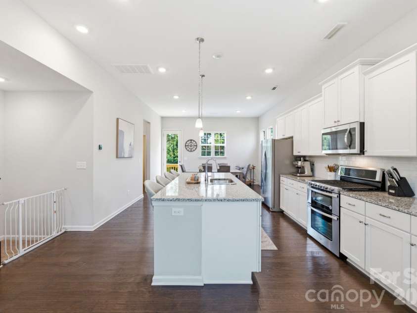 9348 Ainslie Downs Street, Charlotte, NC 28273.  MLS# CAR4400255, YatesRealty ID 34846. Open floorplan