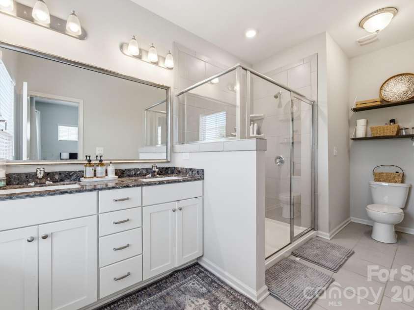 9348 Ainslie Downs Street, Charlotte, NC 28273.  MLS# CAR4400255, YatesRealty ID 34846. Primary Bath