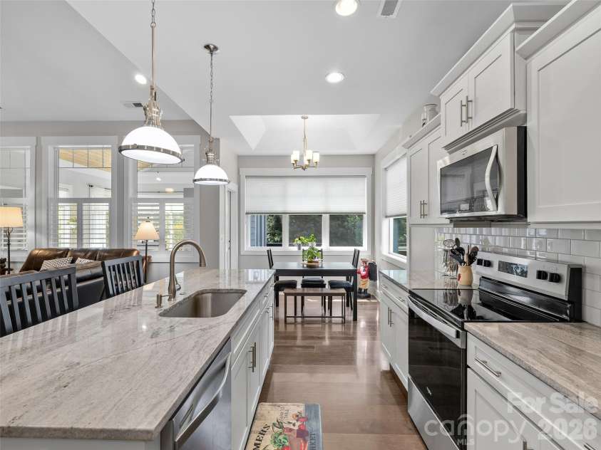 76 Anvil Avenue, Hendersonville, NC 28792.  MLS# CAR4400159, YatesRealty ID 34847. 