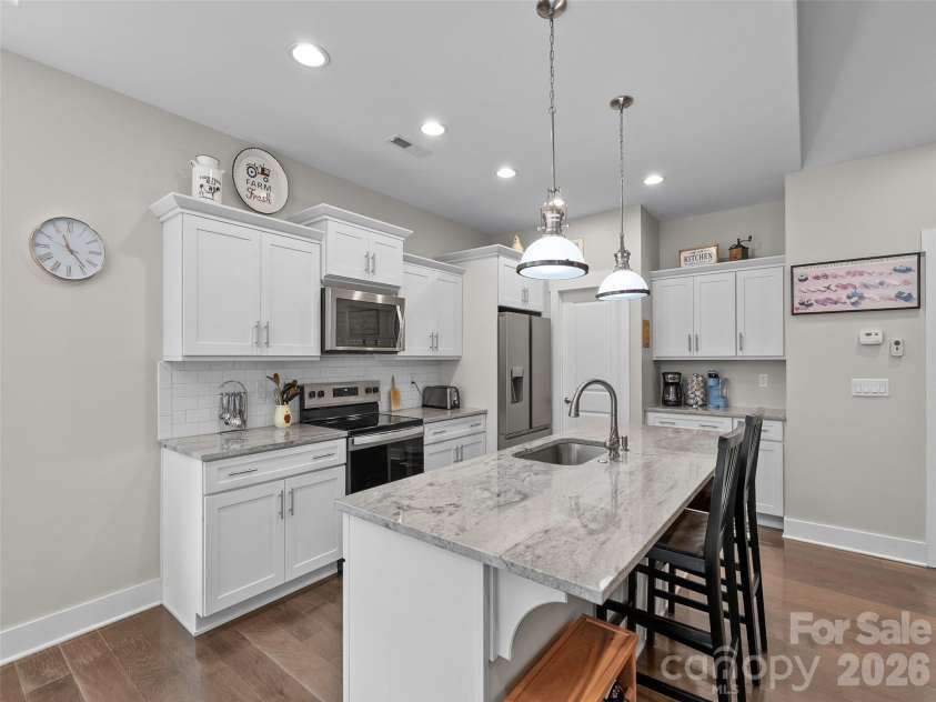76 Anvil Avenue, Hendersonville, NC 28792.  MLS# CAR4400159, YatesRealty ID 34847. 