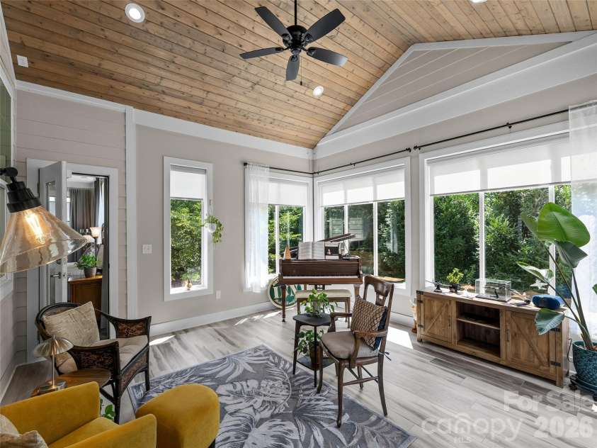 76 Anvil Avenue, Hendersonville, NC 28792.  MLS# CAR4400159, YatesRealty ID 34847. 