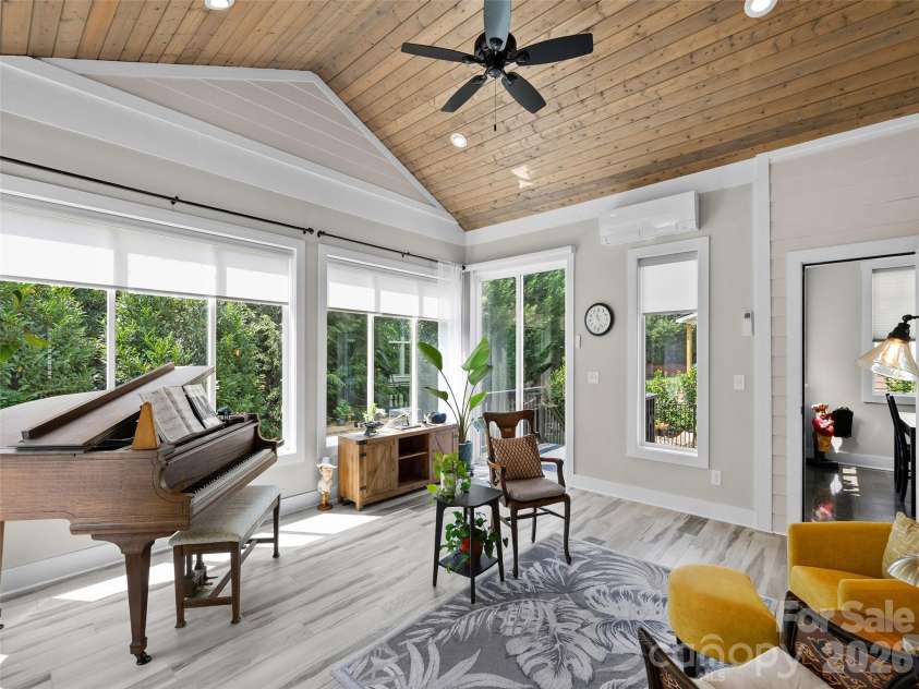 76 Anvil Avenue, Hendersonville, NC 28792.  MLS# CAR4400159, YatesRealty ID 34847. 