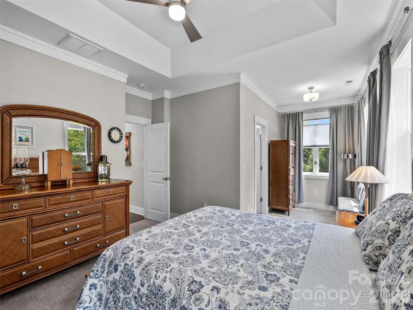 76 Anvil Avenue, Hendersonville, NC 28792.  MLS# CAR4400159, YatesRealty ID 34847. 