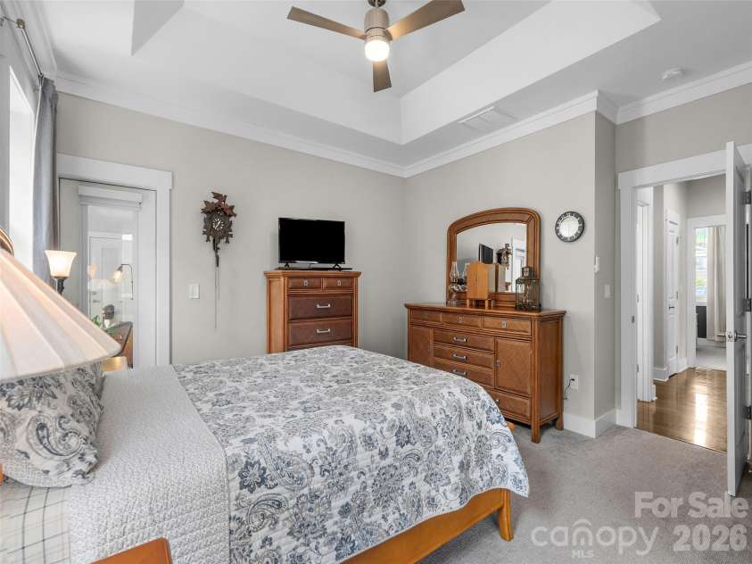 76 Anvil Avenue, Hendersonville, NC 28792.  MLS# CAR4400159, YatesRealty ID 34847. 
