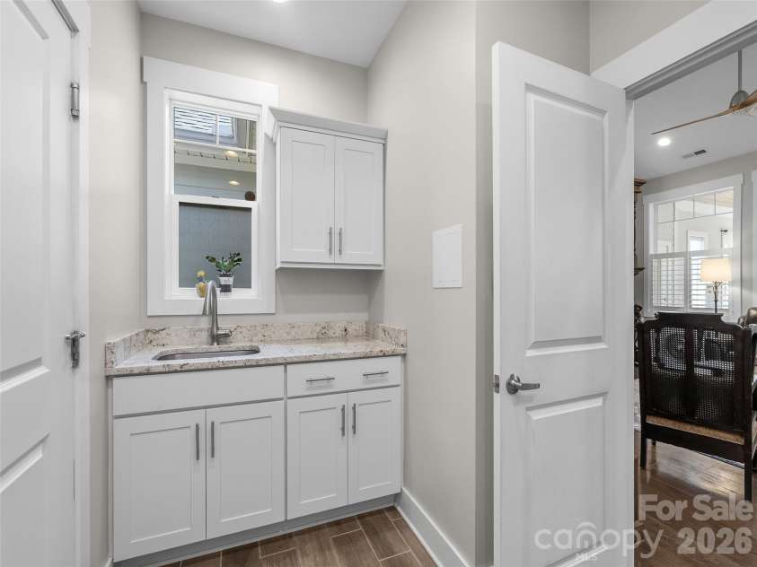 76 Anvil Avenue, Hendersonville, NC 28792.  MLS# CAR4400159, YatesRealty ID 34847. 