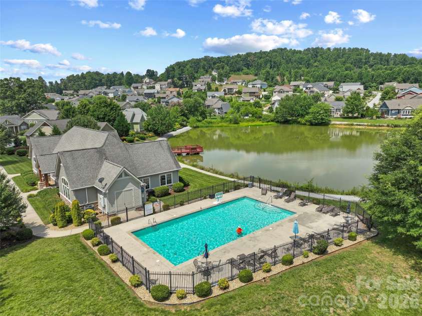 76 Anvil Avenue, Hendersonville, NC 28792.  MLS# CAR4400159, YatesRealty ID 34847. 