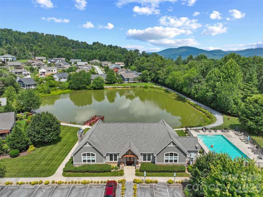 76 Anvil Avenue, Hendersonville, NC 28792.  MLS# CAR4400159, YatesRealty ID 34847. 