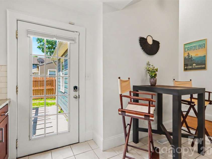 1013 Spruce Street, Charlotte, NC 28203.  MLS# CAR4397374, YatesRealty ID 34848. 