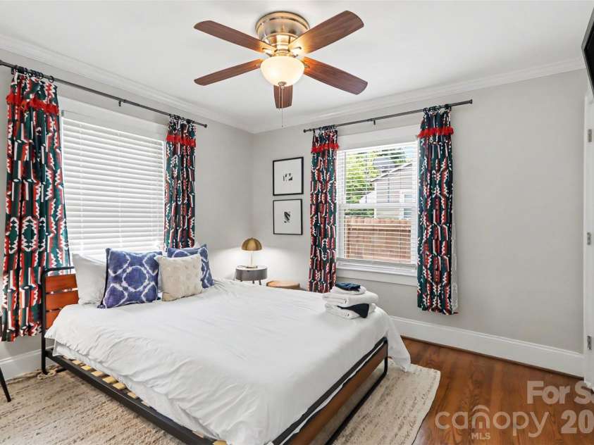 1013 Spruce Street, Charlotte, NC 28203.  MLS# CAR4397374, YatesRealty ID 34848. 