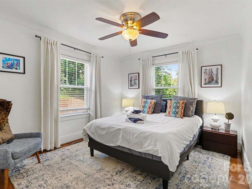 1013 Spruce Street, Charlotte, NC 28203.  MLS# CAR4397374, YatesRealty ID 34848. 