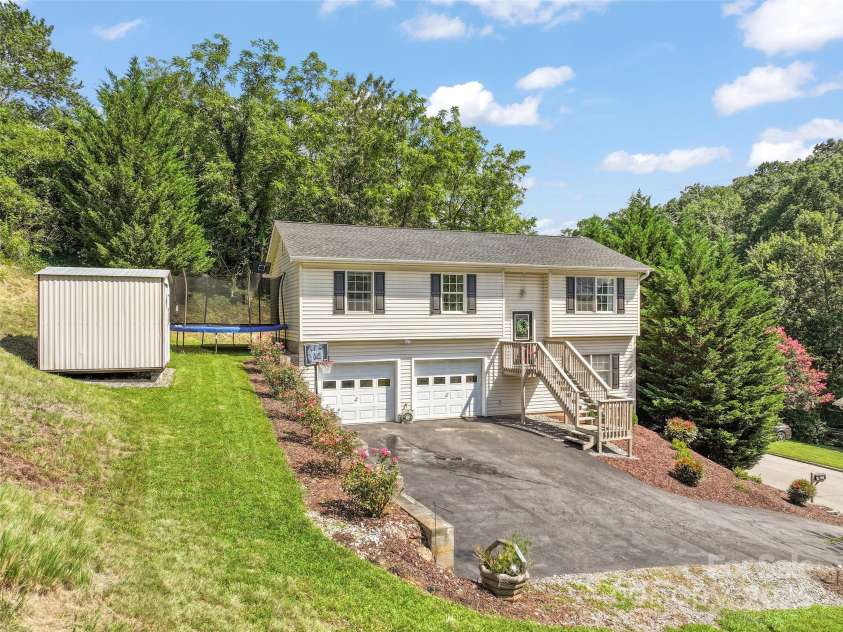 177 Rhoda Street, Canton, NC 28716.  MLS# CAR4292224, YatesRealty ID 34848. 