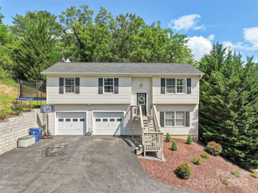 177 Rhoda Street, Canton, NC 28716.  MLS# CAR4292224, YatesRealty ID 34848. 