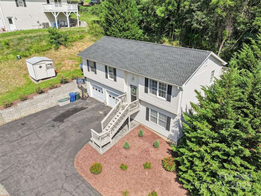 177 Rhoda Street, Canton, NC 28716.  MLS# CAR4292224, YatesRealty ID 34848. 