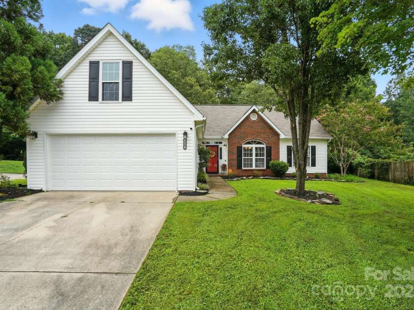 129 Arbridge Court, Mount Holly, NC 28120.  MLS# CAR4289183, YatesRealty ID 34849. 