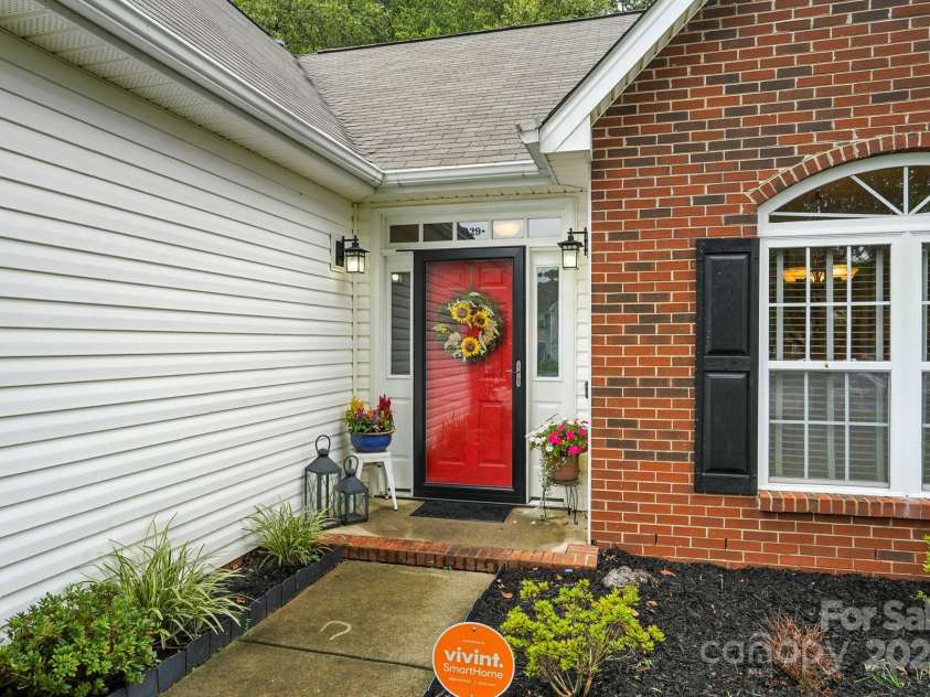129 Arbridge Court, Mount Holly, NC 28120.  MLS# CAR4289183, YatesRealty ID 34849. 