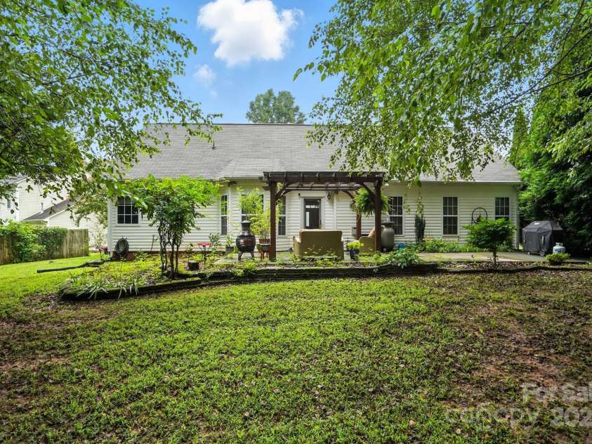 129 Arbridge Court, Mount Holly, NC 28120.  MLS# CAR4289183, YatesRealty ID 34849. 