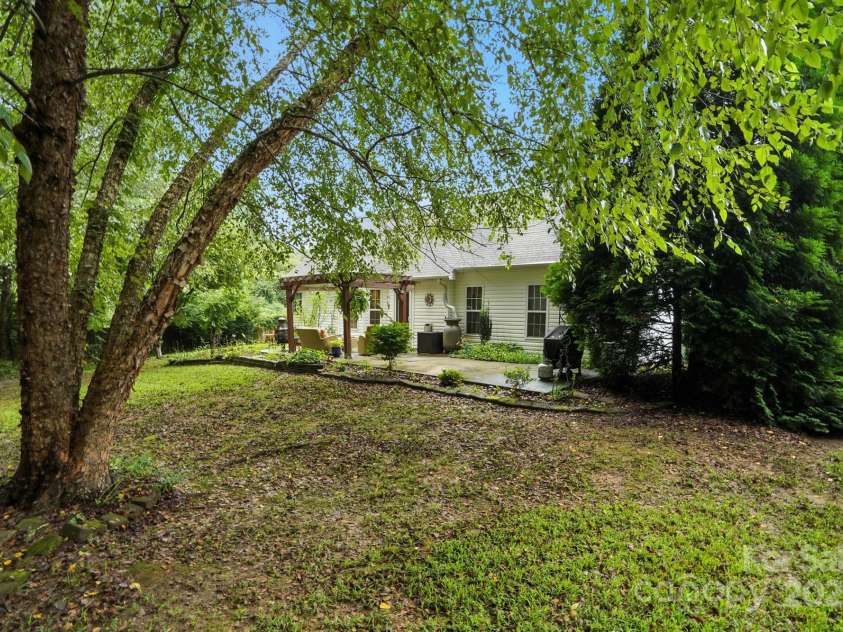 129 Arbridge Court, Mount Holly, NC 28120.  MLS# CAR4289183, YatesRealty ID 34849. 