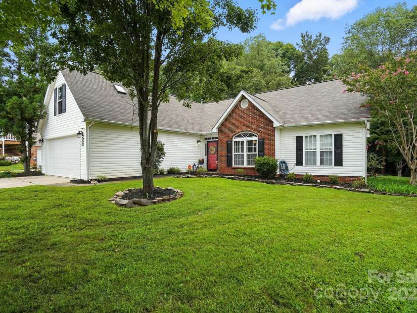 129 Arbridge Court, Mount Holly, NC 28120.  MLS# CAR4289183, YatesRealty ID 34849. 
