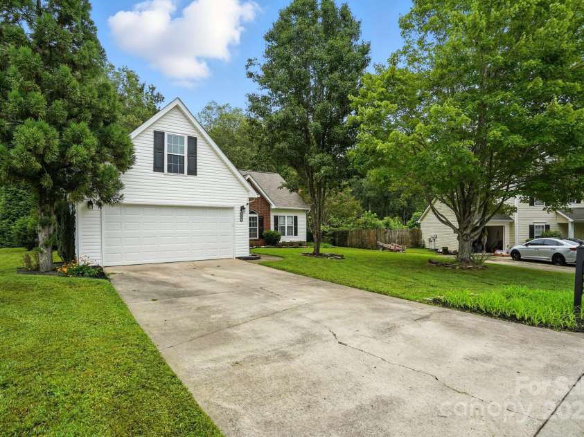 129 Arbridge Court, Mount Holly, NC 28120.  MLS# CAR4289183, YatesRealty ID 34849. 