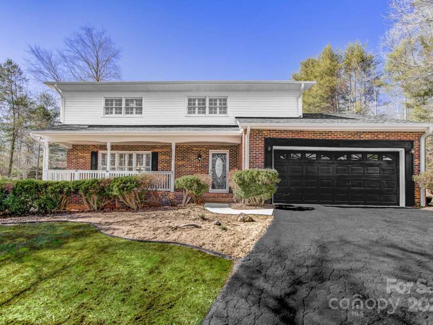 108 La Bellevue Street, Morganton, NC 28655.  MLS# CAR4162716, YatesRealty ID 3485. 