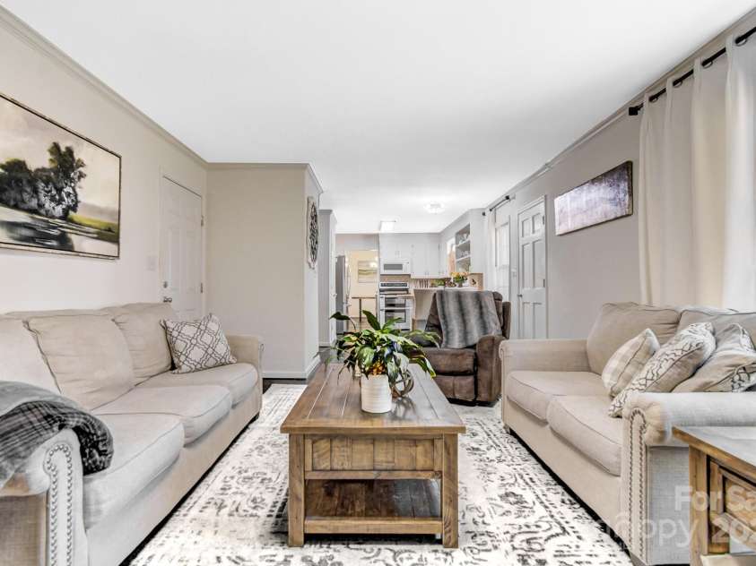 108 La Bellevue Street, Morganton, NC 28655.  MLS# CAR4162716, YatesRealty ID 3485. 