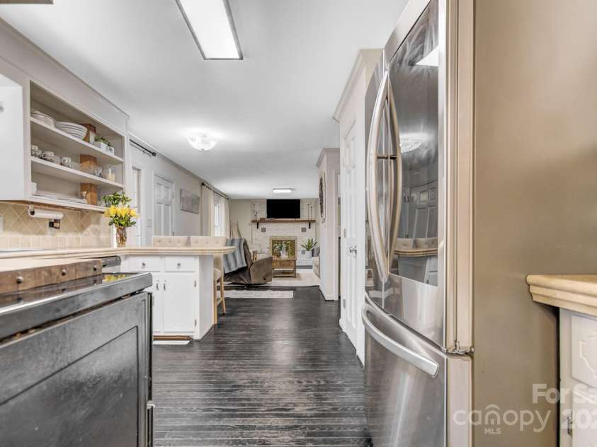 108 La Bellevue Street, Morganton, NC 28655.  MLS# CAR4162716, YatesRealty ID 3485. 