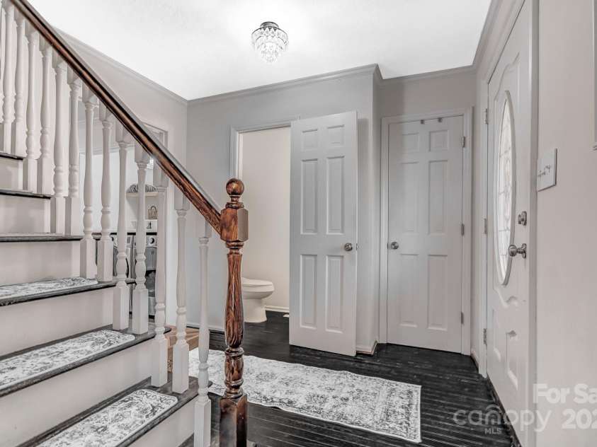 108 La Bellevue Street, Morganton, NC 28655.  MLS# CAR4162716, YatesRealty ID 3485. 