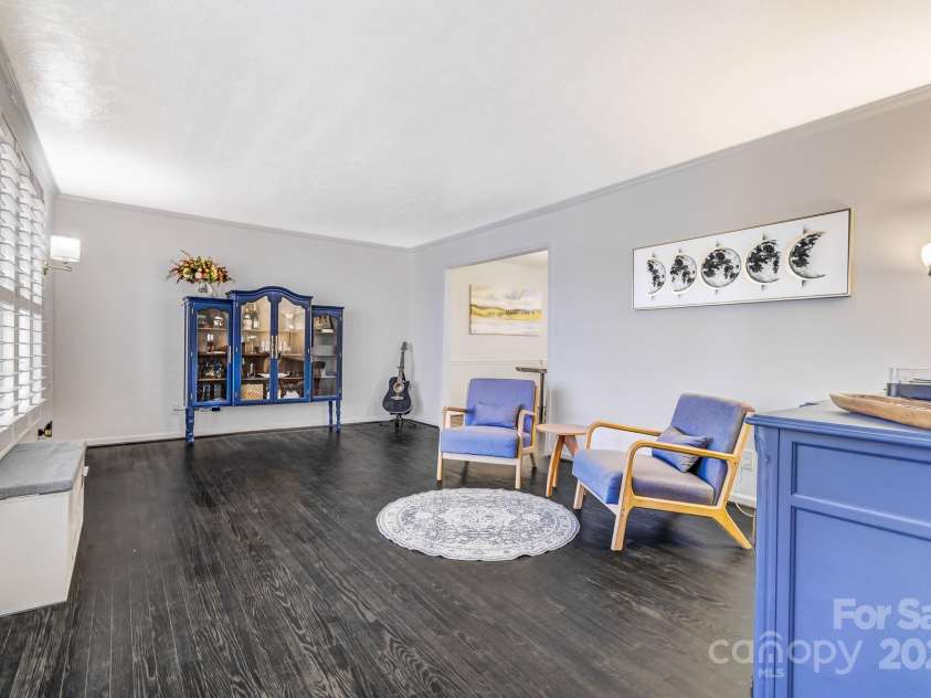 108 La Bellevue Street, Morganton, NC 28655.  MLS# CAR4162716, YatesRealty ID 3485. 