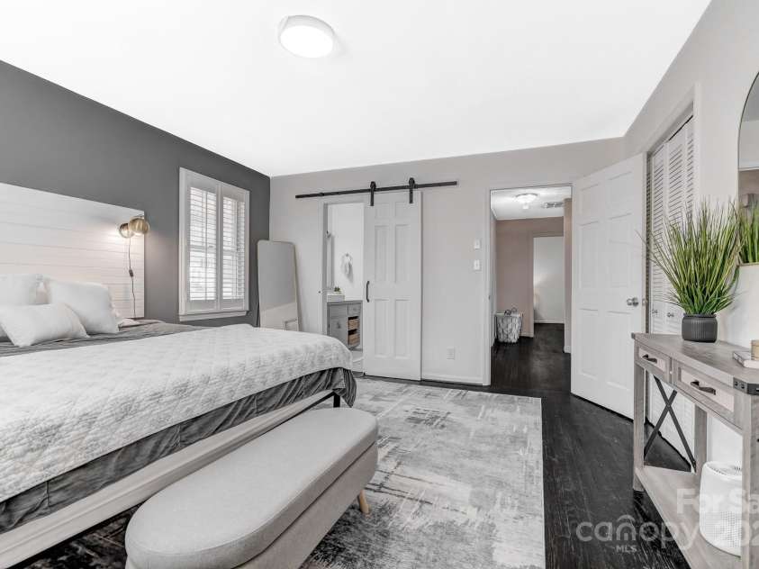 108 La Bellevue Street, Morganton, NC 28655.  MLS# CAR4162716, YatesRealty ID 3485. 