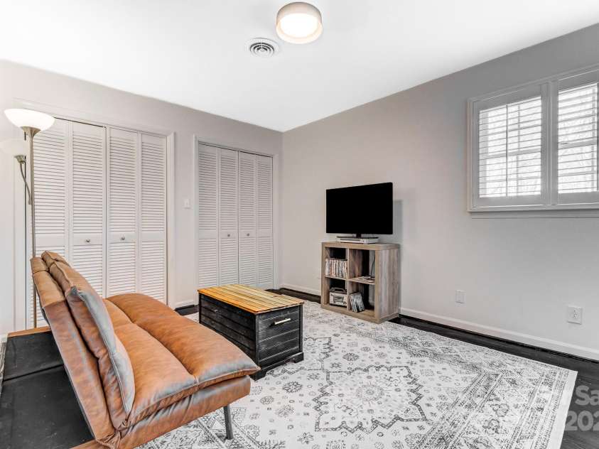 108 La Bellevue Street, Morganton, NC 28655.  MLS# CAR4162716, YatesRealty ID 3485. 