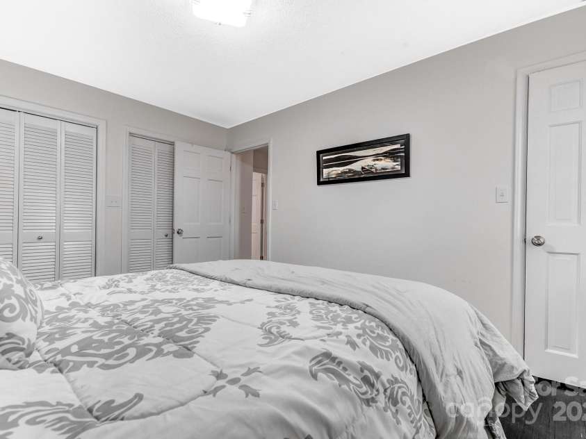 108 La Bellevue Street, Morganton, NC 28655.  MLS# CAR4162716, YatesRealty ID 3485. 