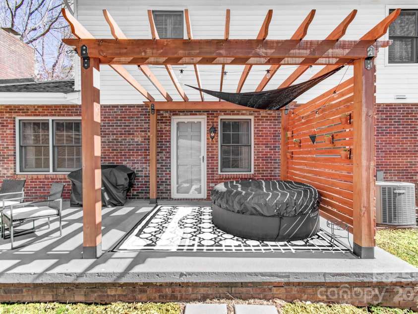 108 La Bellevue Street, Morganton, NC 28655.  MLS# CAR4162716, YatesRealty ID 3485. 