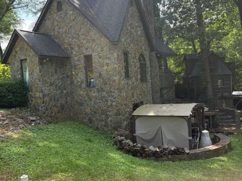 341 Oak Street, Statesville, NC 28677.  MLS# CAR4322117, YatesRealty ID 3485. 