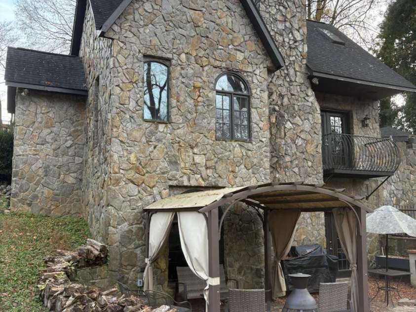 341 Oak Street, Statesville, NC 28677.  MLS# CAR4322117, YatesRealty ID 3485. 