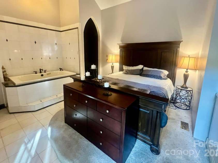 341 Oak Street, Statesville, NC 28677.  MLS# CAR4322117, YatesRealty ID 3485. 