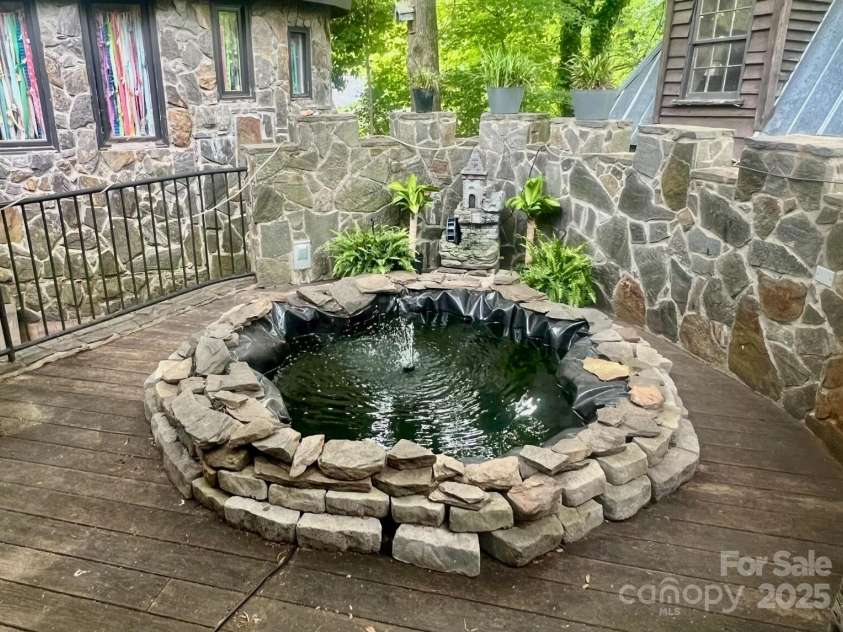 341 Oak Street, Statesville, NC 28677.  MLS# CAR4322117, YatesRealty ID 3485. 