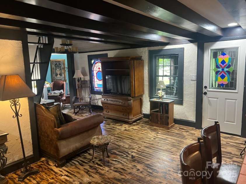 341 Oak Street, Statesville, NC 28677.  MLS# CAR4322117, YatesRealty ID 3485. 