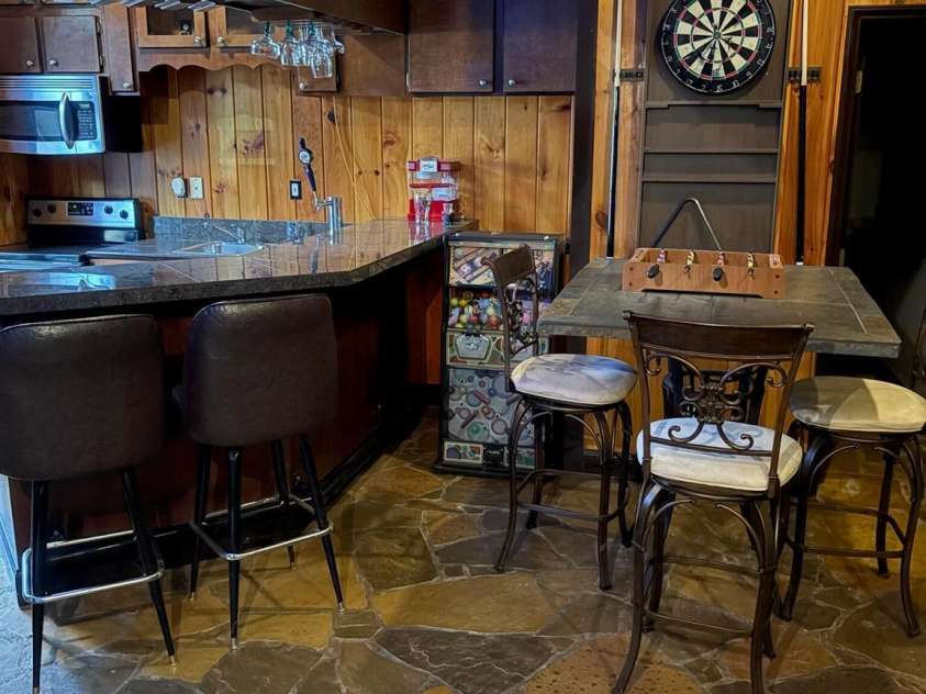 341 Oak Street, Statesville, NC 28677.  MLS# CAR4322117, YatesRealty ID 3485. 