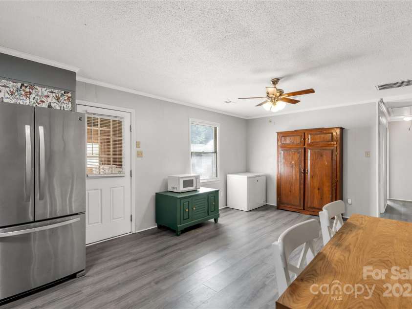 306 Calhoun Street, Clover, SC 29710.  MLS# CAR4292771, YatesRealty ID 34851. 