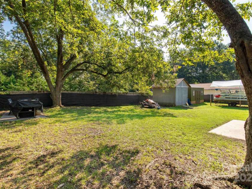 306 Calhoun Street, Clover, SC 29710.  MLS# CAR4292771, YatesRealty ID 34851. 