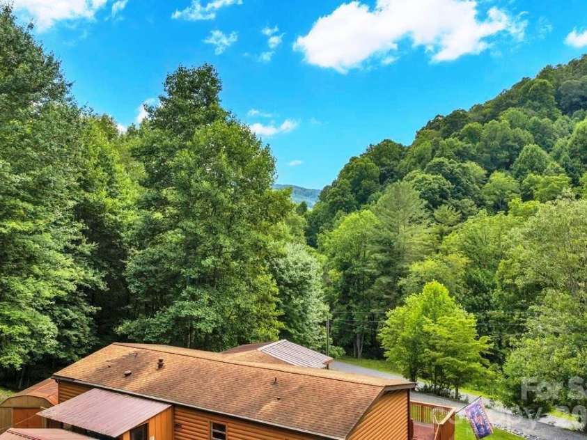 488 Wards Branch Road, Sugar Grove, NC 28679.  MLS# CAR4400306, YatesRealty ID 34852. 