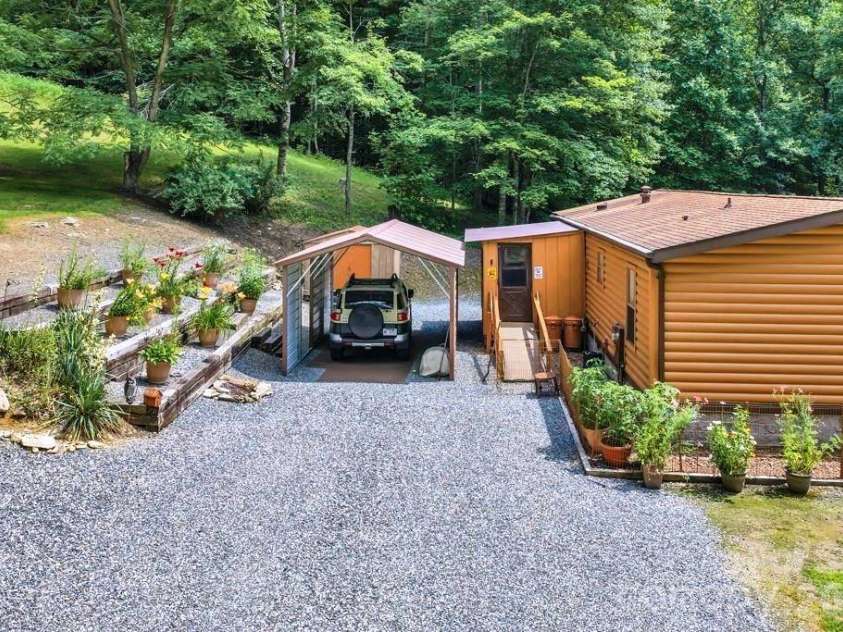 488 Wards Branch Road, Sugar Grove, NC 28679.  MLS# CAR4400306, YatesRealty ID 34852. 