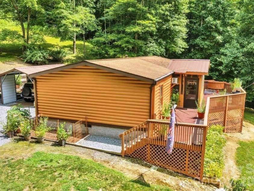 488 Wards Branch Road, Sugar Grove, NC 28679.  MLS# CAR4400306, YatesRealty ID 34852. 