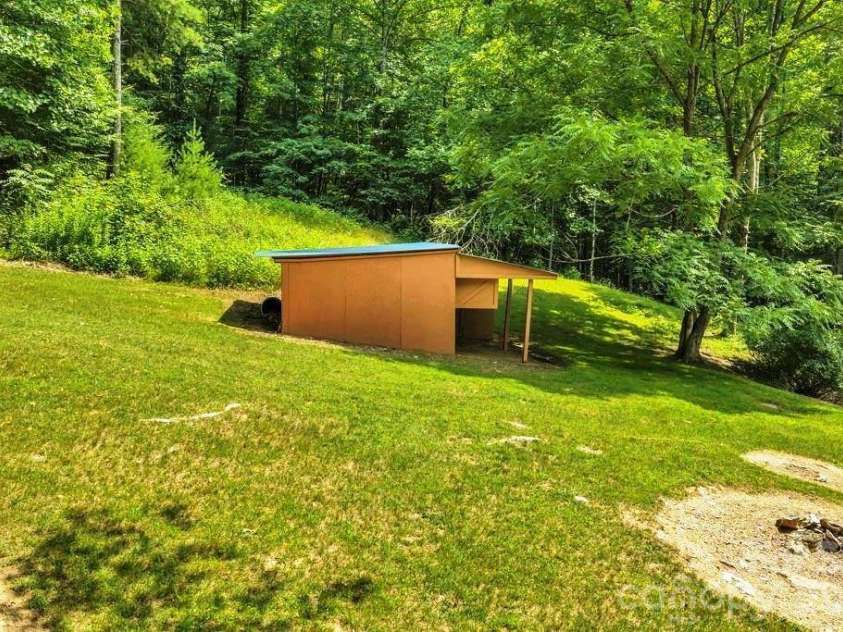 488 Wards Branch Road, Sugar Grove, NC 28679.  MLS# CAR4400306, YatesRealty ID 34852. 