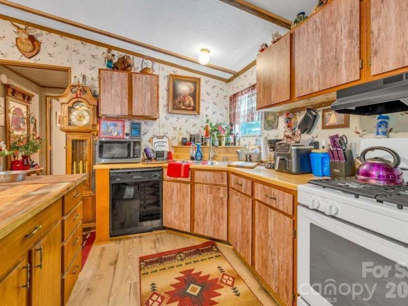 488 Wards Branch Road, Sugar Grove, NC 28679.  MLS# CAR4400306, YatesRealty ID 34852. 