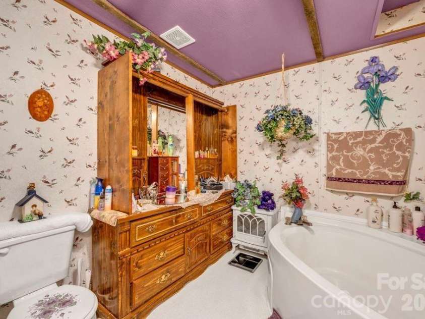 488 Wards Branch Road, Sugar Grove, NC 28679.  MLS# CAR4400306, YatesRealty ID 34852. 
