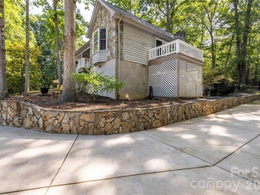 281 Jubal Reeves Circle, Mount Gilead, NC 27306.  MLS# CAR4397771, YatesRealty ID 34853. 