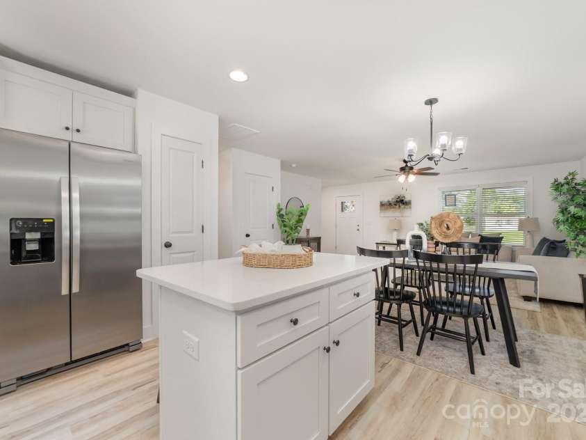 511 Kimball Street, Kannapolis, NC 28081.  MLS# CAR4290991, YatesRealty ID 34853. 